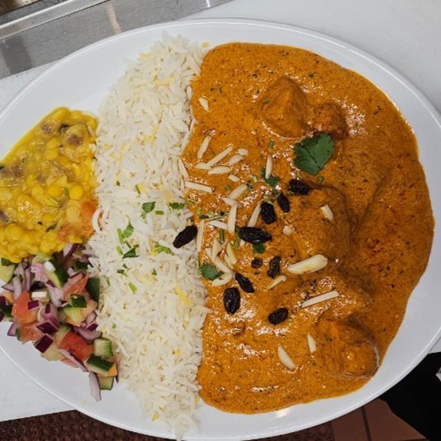 Chicken Tikka Masala (L).