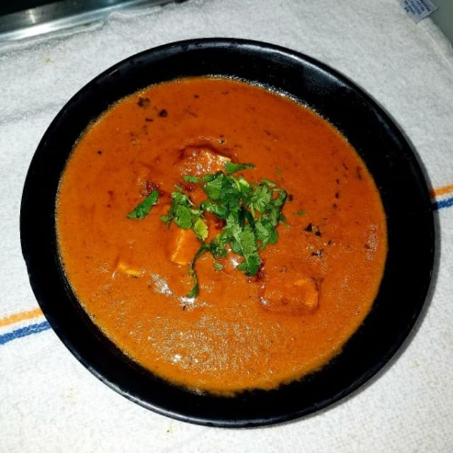 Paneer Tikka Masala (L).